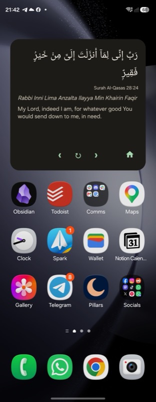 The Dua Widget home screen widget showing a dua in Arabic with its transliteration, translation, and reference